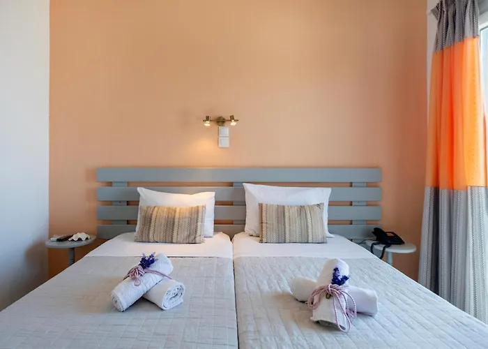 Stella Parikia (Paros)